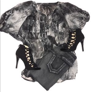 Express black and gray snake print blouse size S